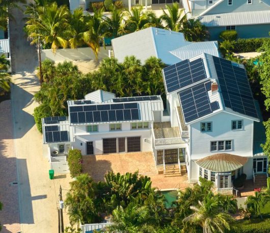 residential-house-with-rooftop-covered-with-solar-photovoltaic-panels-producing-clean-electrical-energy-suburban-rural-area-concept-investment-autonomous-home